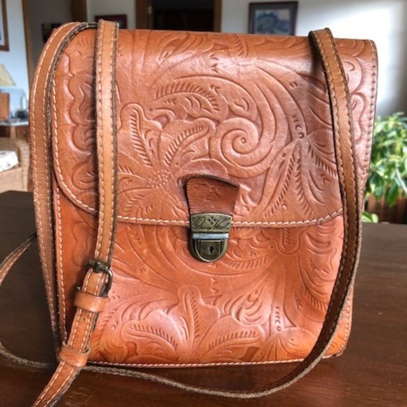 Patricia Nash Handbags - PATRICIA NASH Brown Andrea Master Crossbody Organizer
